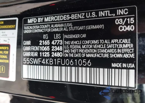 2015 Mercedes-Benz C 300 4Matic z USA, uszkodzony, nr VIN 55SWF4KB1FU061056